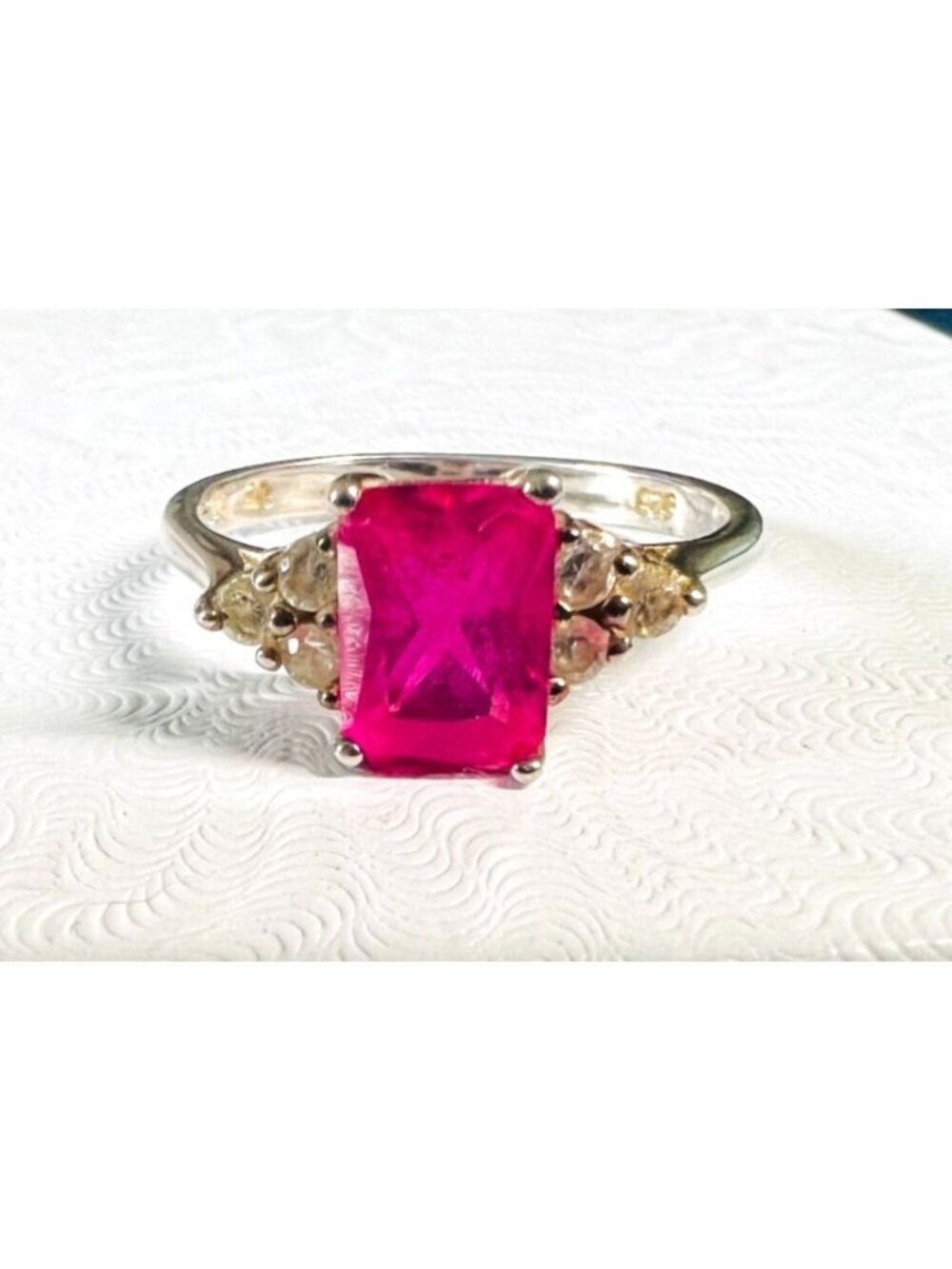 Sterling Silver Ring With Bright Pink Gemstone & Clear Accent Stones Size 11